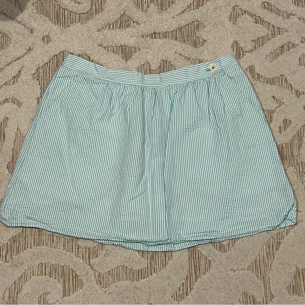 Vineyard Vines seersucker blue skirt